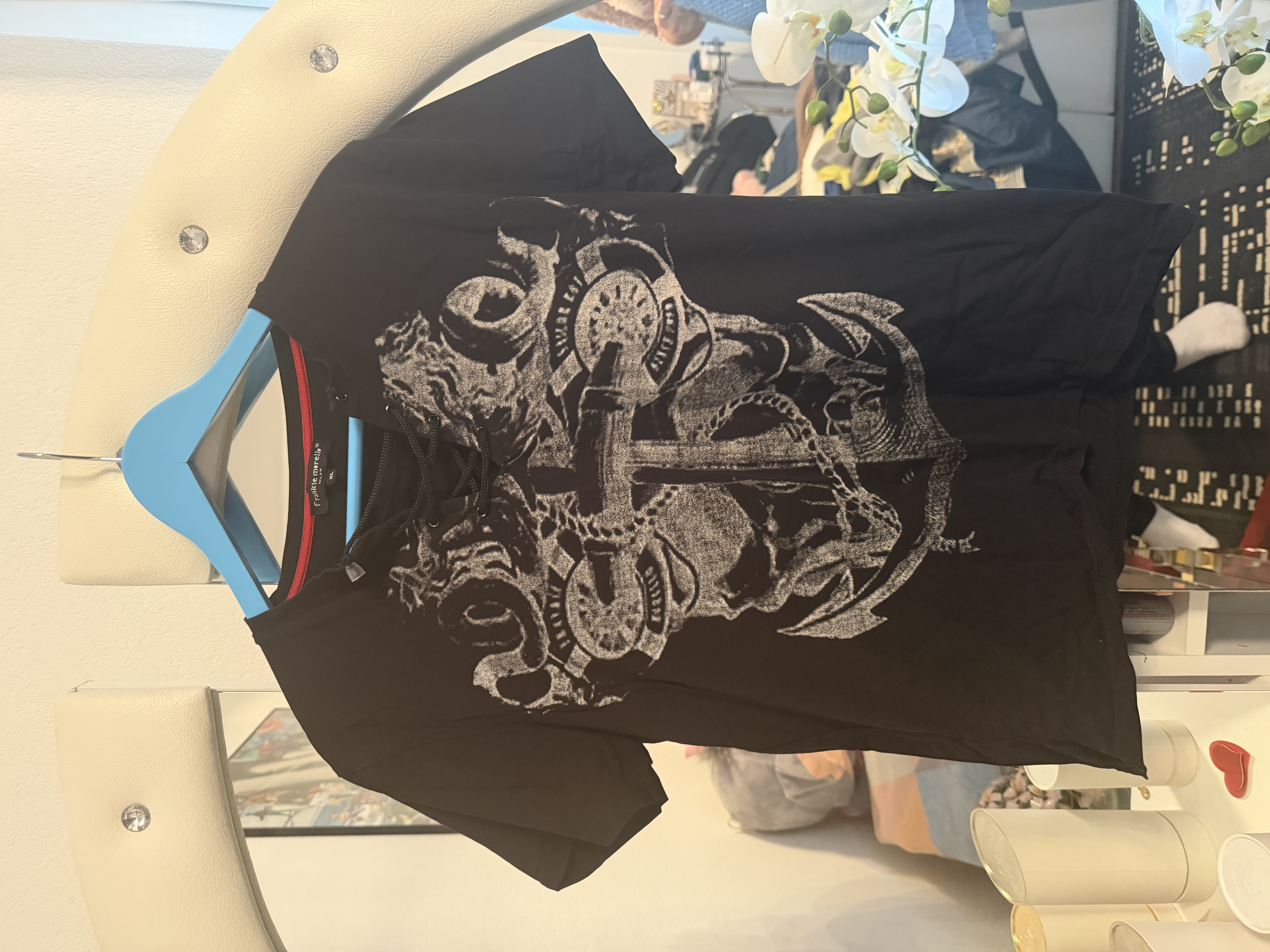 Schwarzes T-Shirt mit Anker-Print und Schnürung